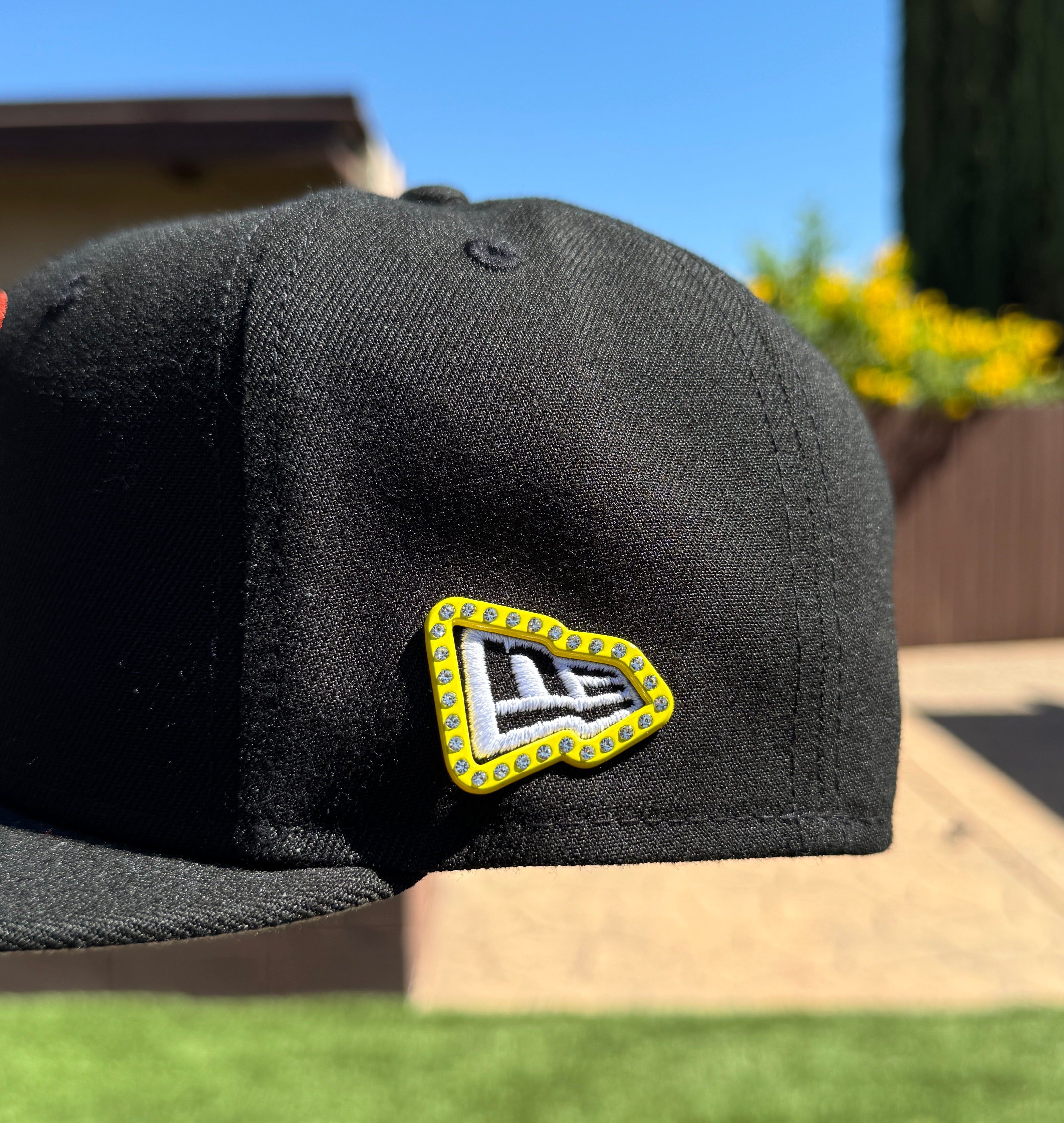 MARCO DE PEDRERÍA NEW ERA (amarillo)