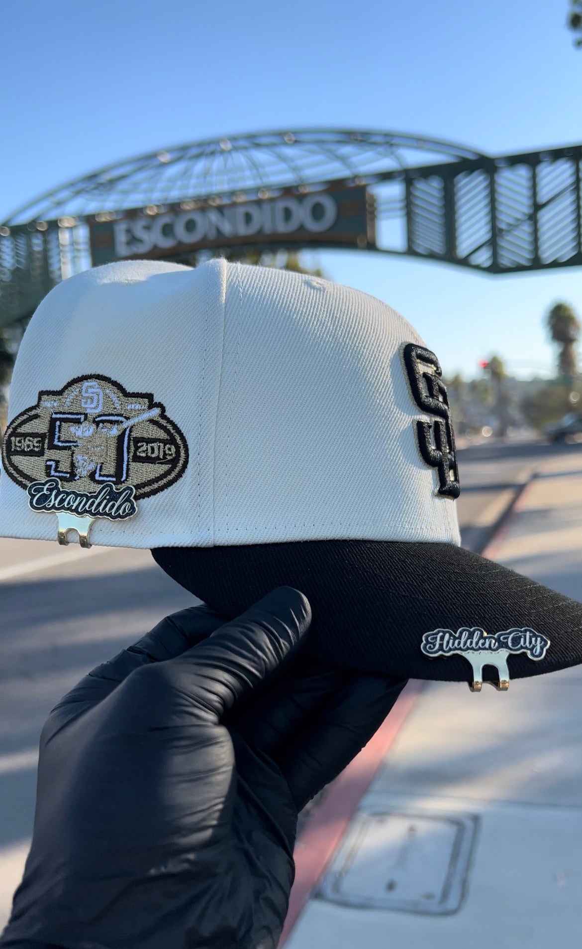 Escondido & HiddenCity Hat Clips. (Black with Glitter)