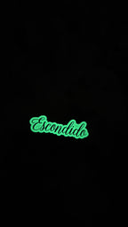 Escondido &amp; Hidden City Hat Clips (negro con fondo blanco que brilla en la oscuridad)